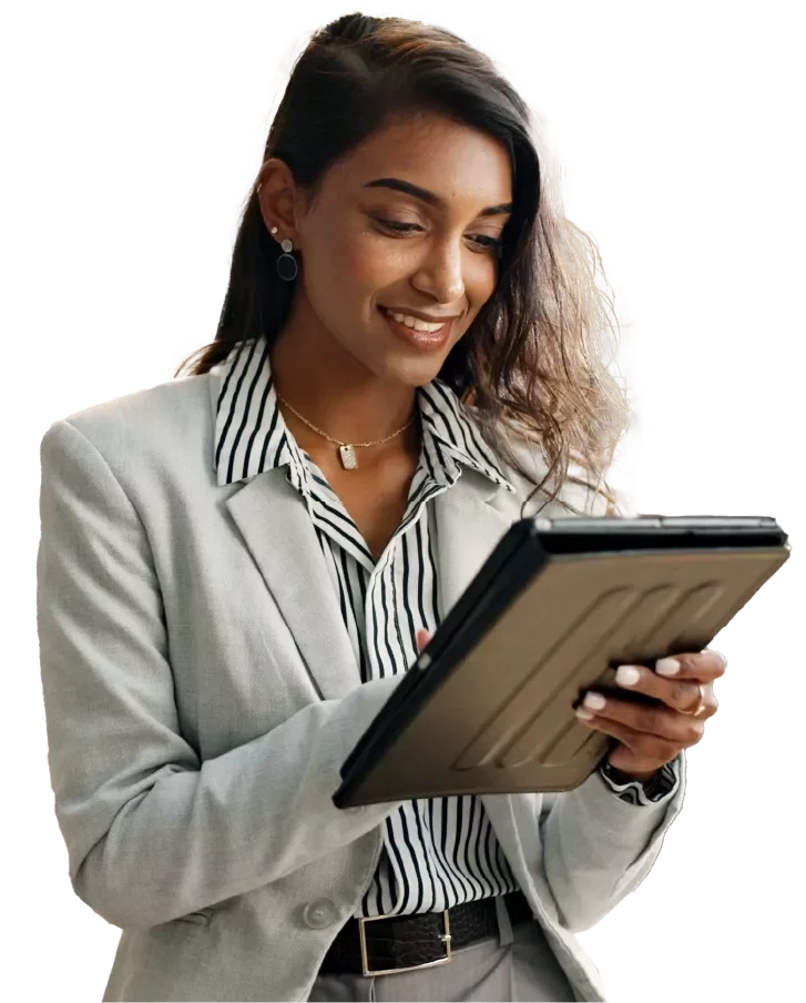 Profesional trabajando en computadora portátil 